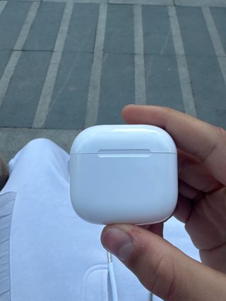 Airpods 4 con cancellazione del rumore