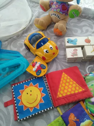 Lote Juguetes Infantiles: Muñeco, Coche, Libro y M