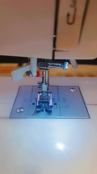 Máquina de coser Singer Starlet modelo 6660