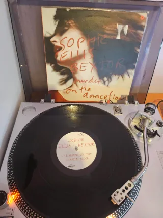 Sophie Ellis-Bextor - Murder On The Dancefloor
