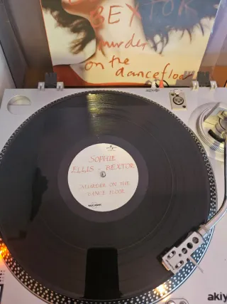 Sophie Ellis-Bextor - Murder On The Dancefloor