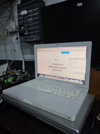 MacBook Core 2 Duo T8300 2.4GHz 2GB 60GB