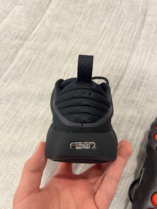 Nike Mind 002 Preto Hyper Crimson