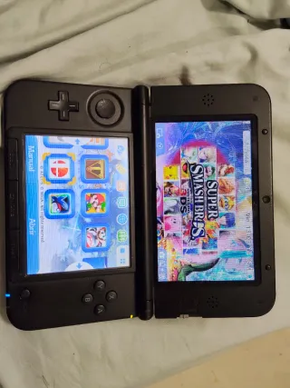 Nintendo 3DS XL roja desbloqueada