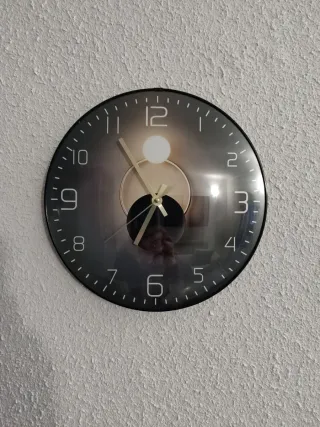 Reloj de pared moderno