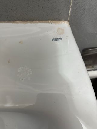 Lavabo Roca con grifo