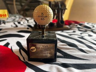 Kit de golf y trofeo