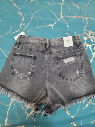 Shorts grigi in denim con strass