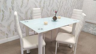 Mesa de cristal con 4 sillas * NUEVO