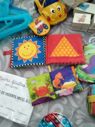 Lote Juguetes Infantiles: Peluches, Coche, Libros