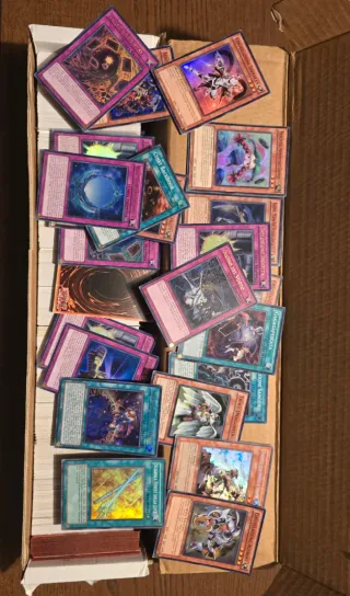 Lotto 1300 Carte Yu-Gi-Oh!