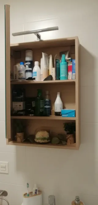 Armario de baño con espejo