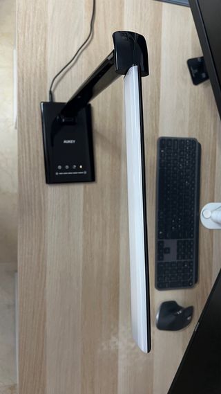 Lámpara Escritorio LED AUKEY Negra