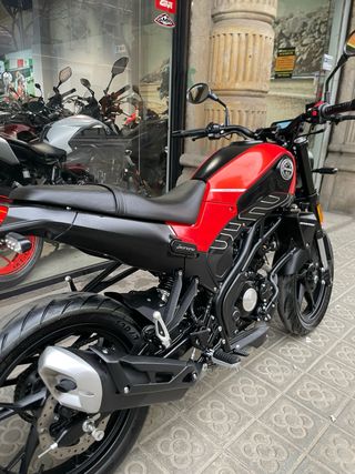 Benelli Leoncino 125 2024 con 17mil km