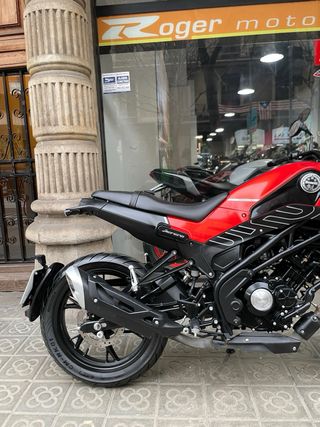 Benelli Leoncino 125 2024 con 17mil km