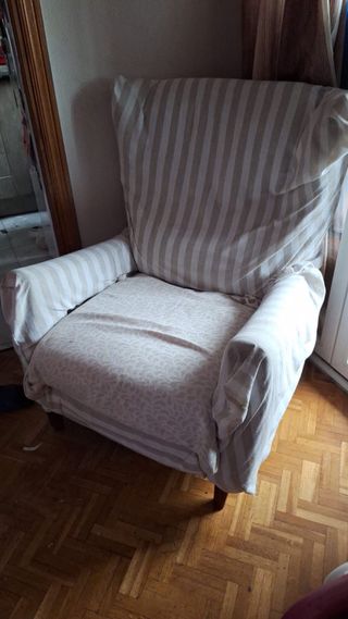 Sillón reclinable gris y beige