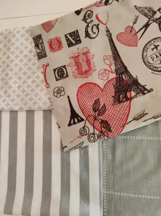 Retales de tela variados.