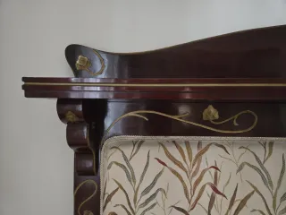 Sofá tapizado estilo clásico