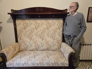 Sofá tapizado estilo clásico