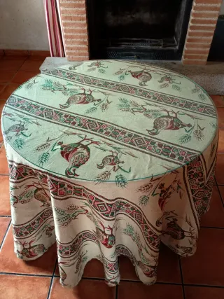 Mesa redonda tela y cristal