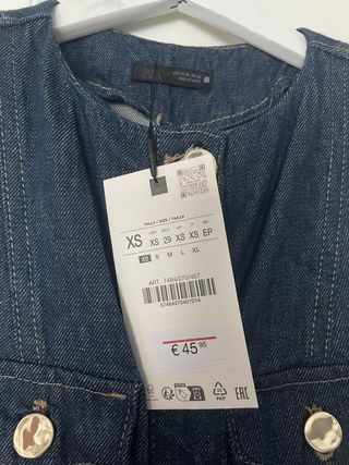 Vestido vaquero midi Zara