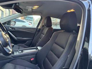 Mazda 6 (etiqueta verde “c”)