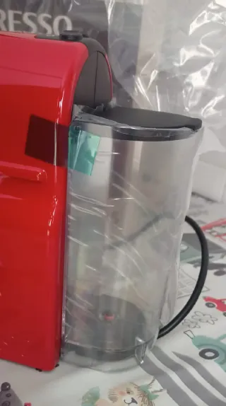 Cafetera de cápsulas Krups Roja