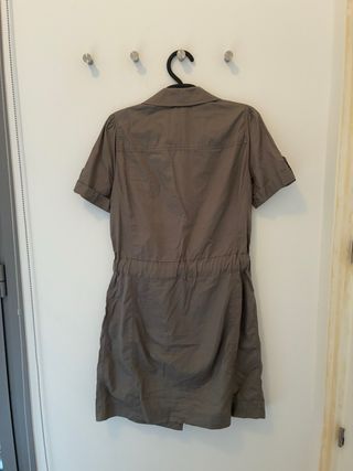 Vestido Comptoir des Cotonniers estilo militar