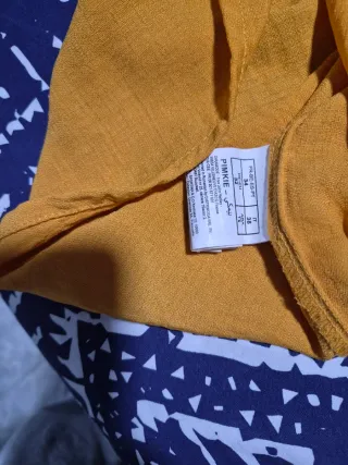 Camisa abotonada mostaza