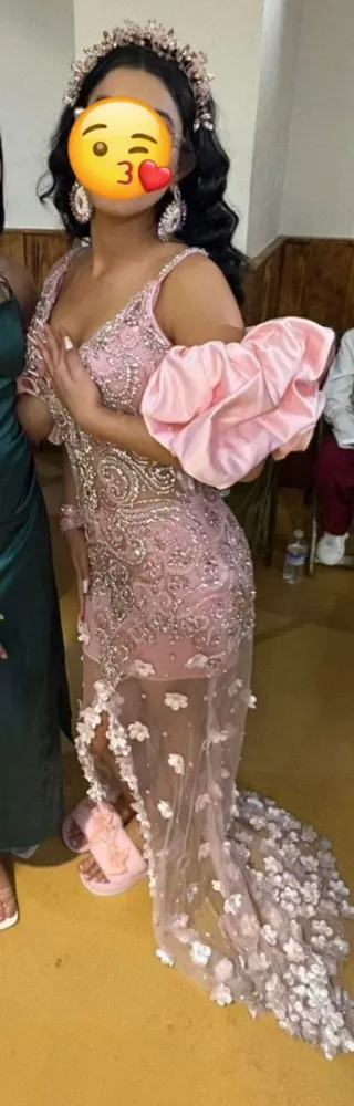 Vestido de fiesta rosa y plateado