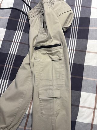 Pantalón Cargo Bershka Beige Gomas Talla M