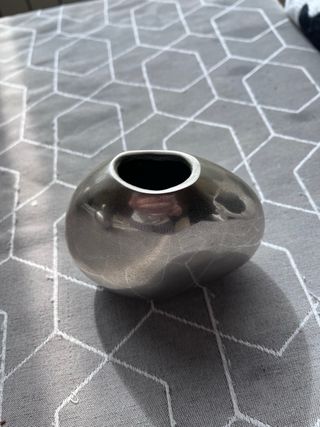 Candelabros metálicos plateados