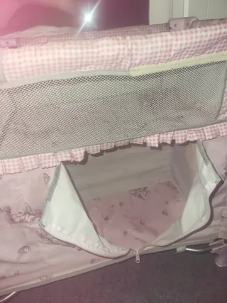 Cuna parque de muñecas rosa floral