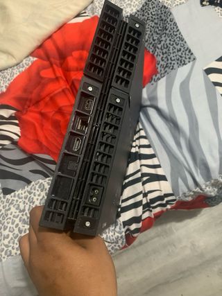 PS4 (PlayStation 4) Negra + Mando