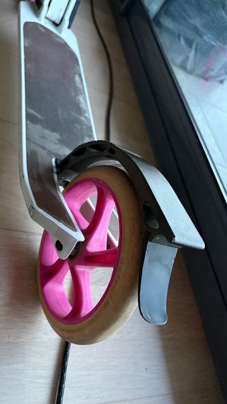 Patinete infantil rosa y blanco