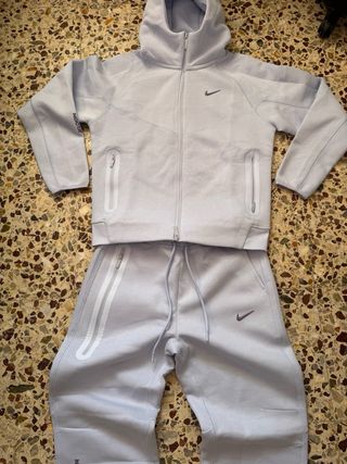 Conjunto Nike Tech Fleece