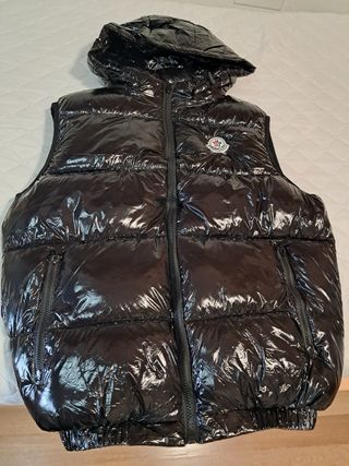 Chaleco Moncler Negro Brillante con Capucha