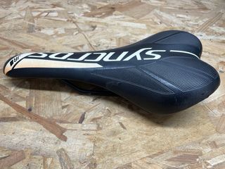 Sillín Syncros Negro.