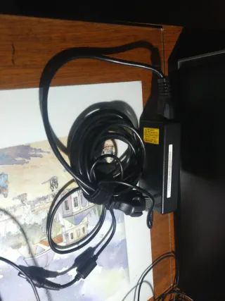 CARGADOR PORTÁTIL TOSHIBA