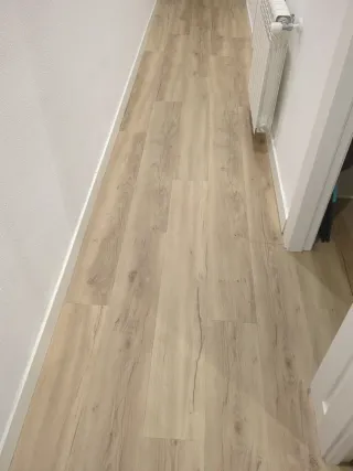 7 cajas (1.54m2/caja) Parquet Vinílico SPC Artens