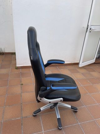 Sillón de oficina negro y azul.venta en persona.