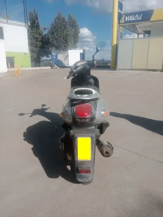 Scooter Kymco Yup Gris