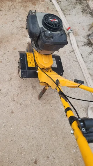 Motoazada Garden Ferr Prisma 37 gasolina 4 tiempos