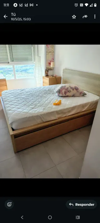 Cama con cajones y mesitas de noche y colchón