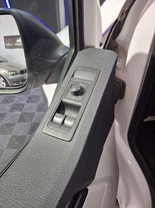 VOLKSWAGEN Transporter Furgon Corto TN 2.0 TDI 110