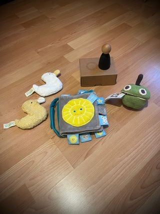 Juguetes Bebé: cuento, peluches, figura grapat