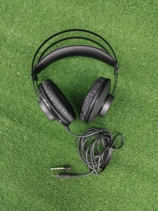 Auriculares AKG K52