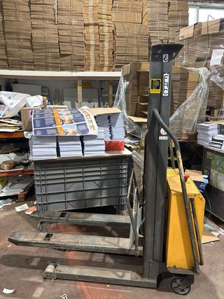 Apilador eléctrico tracción manual