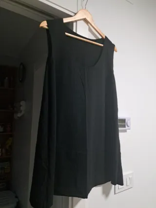 Camiseta negra sin mangas talla 46