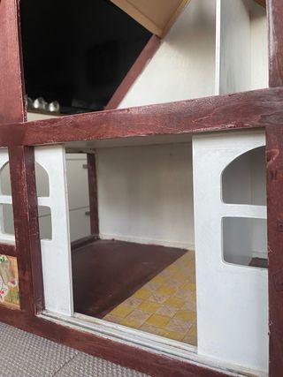 Casita de juguete de madera